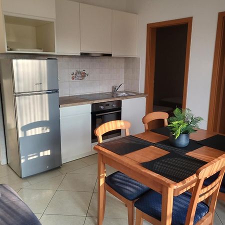 Dalmacia Apartments Срима Екстериор снимка