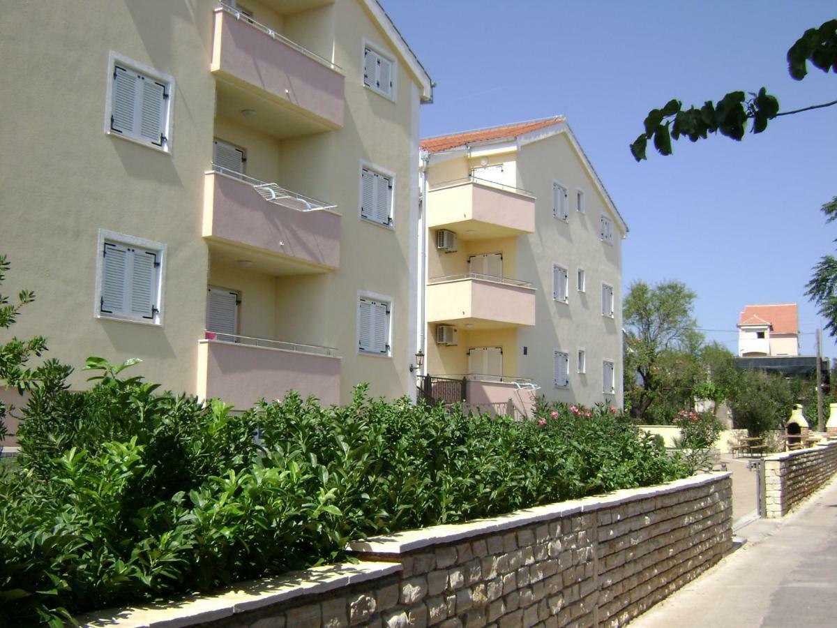 Dalmacia Apartments Срима Екстериор снимка