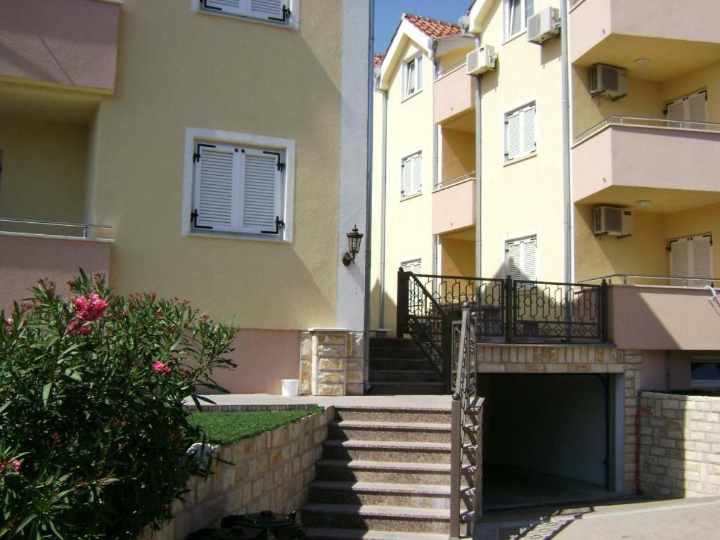 Dalmacia Apartments Срима Екстериор снимка